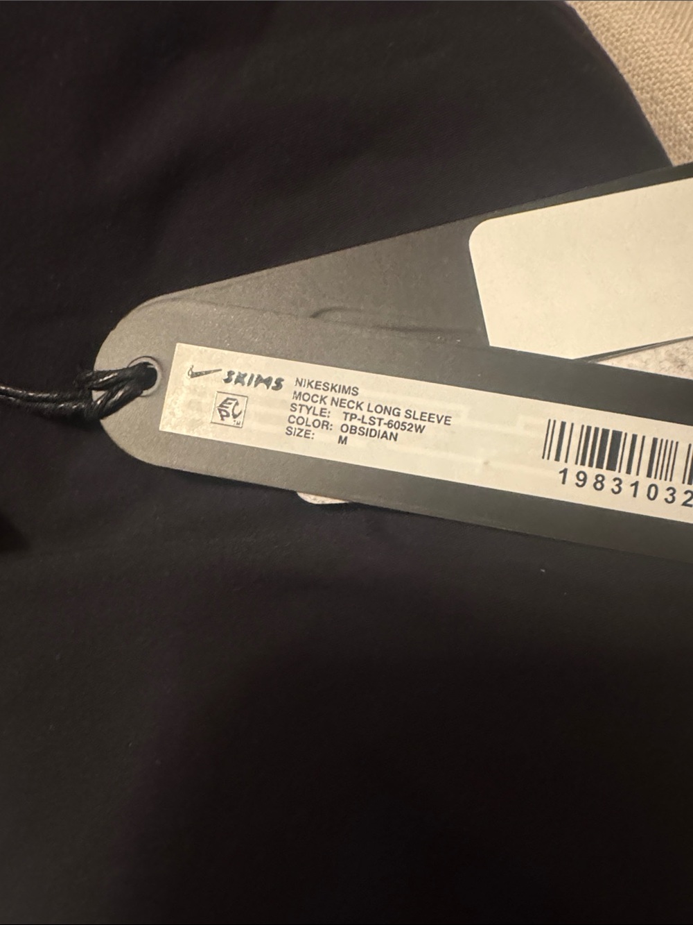 No OFFERS- Skims Nike Women’s Black Long-Sleeve - Picture 3 of 3